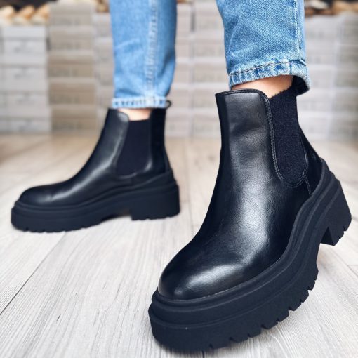 Tamaris 25426-45 Black (38-as méret - Utolsó Pár!!)