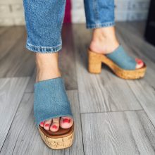 Tamaris 27227-42 Denim (40-es méret - Utolsó Pár!!)