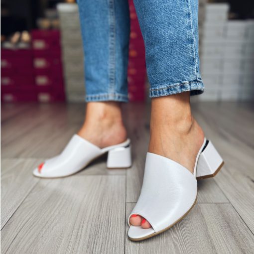 Via Roma 1558 White